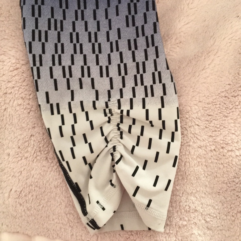 Calvin Klein Performance Blue Cascade Leggings - image 3